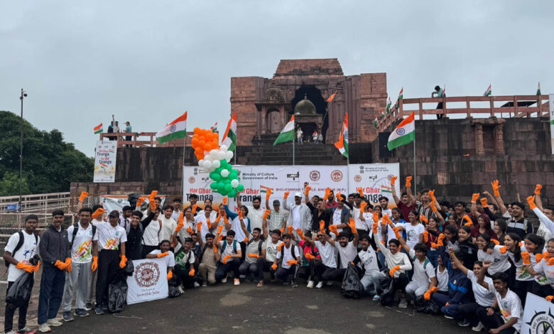 विश्व-धरोहर-भोजपुर-मंदिर-से-दिया-देशभक्ति-और-स्वच्छता-का-संदेश