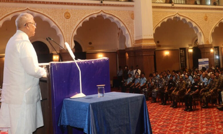 उद्योगों-की-मांग-अनुसार-कौशल-विकास-पाठ्यक्रम-डिजाइन-करें-:-राज्यपाल-पटेल