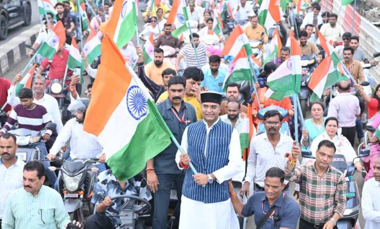 भारतीय-सेना-के-रणवीरों-के-सम्मान-में-नरेला-विधानसभा-में-मंत्री-श्री-सारंग-के-नेतृत्व-में-निकलीं-भव्य-तिरंगा-यात्राएं