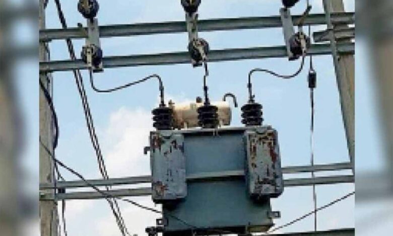 अवैध-रूप-से-ट्रांसफार्मर-स्थापित-कर-बिजली-चोरी-में-एफआईआर-दर्ज