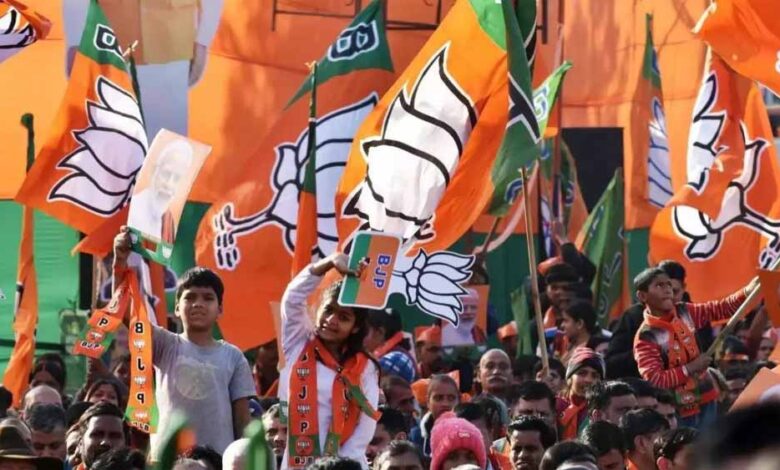 रायसेन-में-कांग्रेस-को-बड़ा-झटका,-280-कार्यकर्ता-भाजपा-में-हुए-शामिल