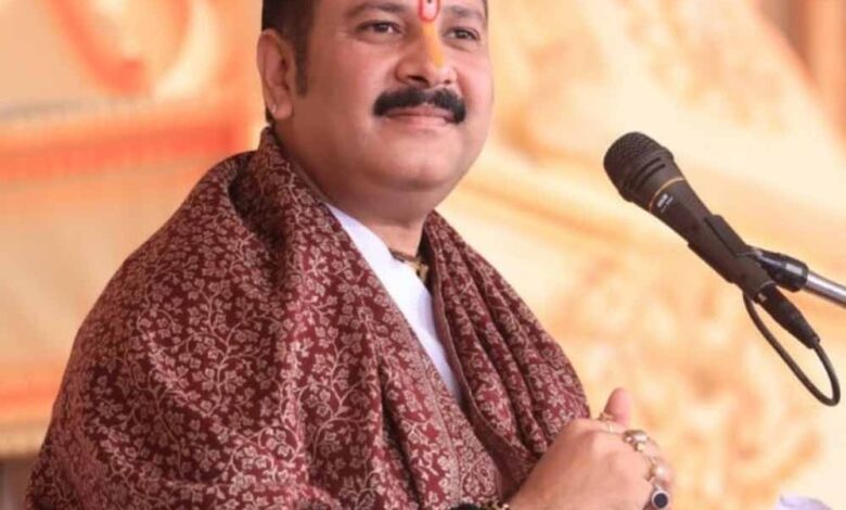 कुबरेश्वर-धाम-के-पंडित-प्रदीप-मिश्रा-पर-बढ़ा-कानूनी-संकट,-कोर्ट-में-दायर-हुआ-मामला