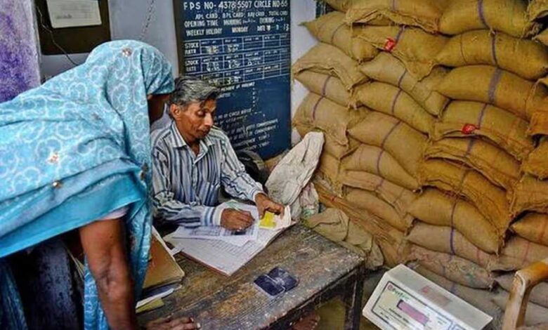 मध्यप्रदेश-में-फ्री-सरकारी-राशन-का-बड़ा-खुलासा:-टीचर-और-कारोबारी-भी-ले-रहे-लाभ,-एक-ही-जिले-में-21-हजार-केस
