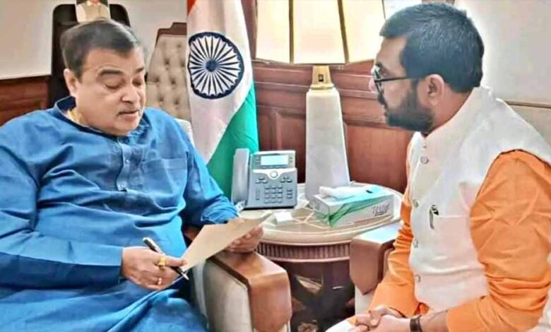 नितिन-गडकरी-ने-ठोका-सीना,-2-घंटे-में-मध्यप्रदेश-टू-महाराष्ट्र-का-काम-पूरा-करने-का-वादा-निभाया