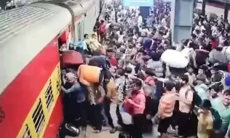 रेलवे-ने-तैयार-किया-तीन-सप्ताह-का-रोड-मैप,-भीड़-प्रबंधन-के-लिए-सतर्कता-बढ़ाई
