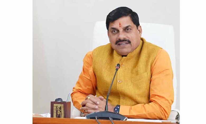 मुश्किल-समय-में-राहत:-सीएम-डॉ.-मोहन-यादव-ने-बाढ़-पीड़ितों-के-लिए-बालाघाट-से-भेजे-2-ट्रक-मदद-सामग्री