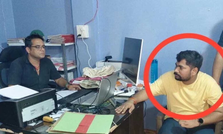 दमोह-में-भ्रष्टाचार-का-खुलासा:-20-हजार-की-रिश्वत-लेते-रंगे-हाथ-पकड़ा-गया-सब-इंजीनियर