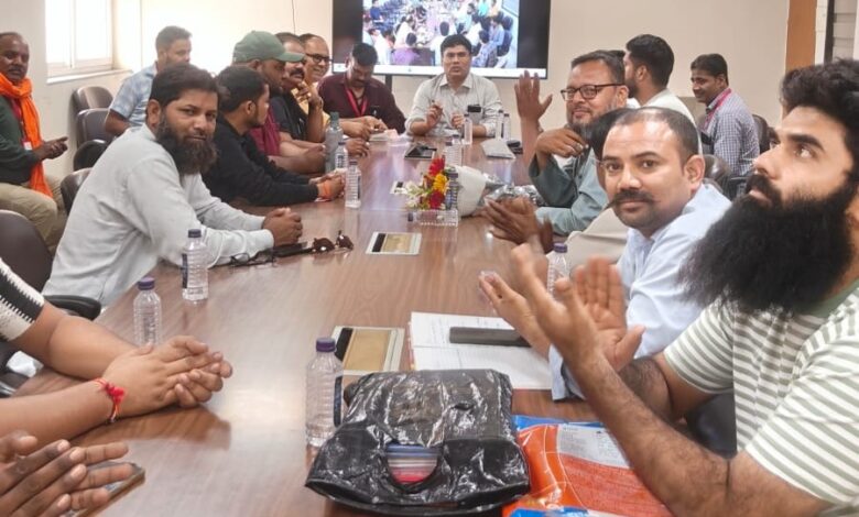 कैब-सेवाओं-पर-आरटीओ-की-सख्ती-:-ग्राहकों-की-शिकायतों-पर-त्वरित-कार्रवाई-और-नॉन-ट्रांसपोर्ट-वाहनों-पर-रोक