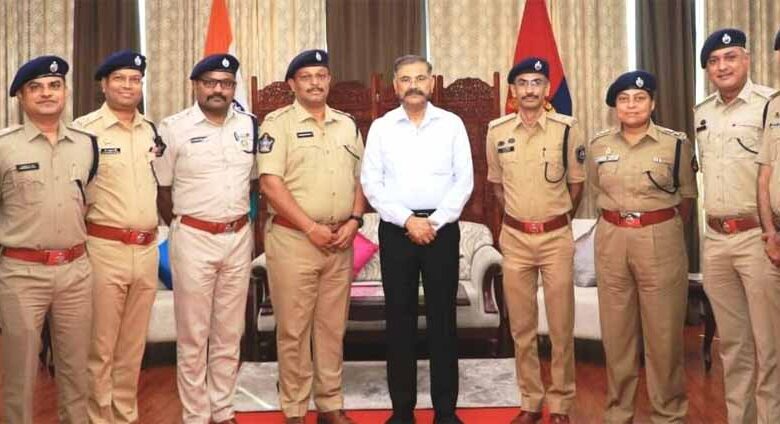 44-वां-उपपुलिस-अधीक्षक-प्रशिक्षण-बैंच-के-10-प्रशिक्षु-डीएसपी-पहुंचे-मैहर,-पुलिस-अधीक्षक-मैहर-से-की-शिष्टाचार-भेंट