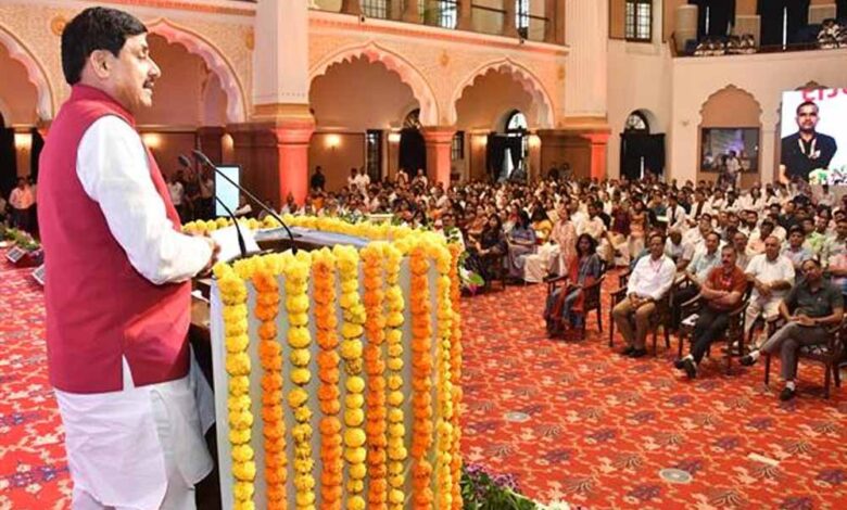 आयुर्वेद-के-सिद्धांतों-का-पालन-करने-से-आयुष्मान-भव-को-कर-सकते-हैं-चरितार्थ-:-मुख्यमंत्री-डॉ.-यादव