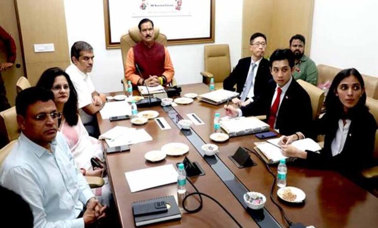 मंत्री-टेटवाल-से-सिंगापुर-के-प्रतिनिधि-मंडल-ने-भेंटकर-कौशल-विकास-पर-चर्चा-की