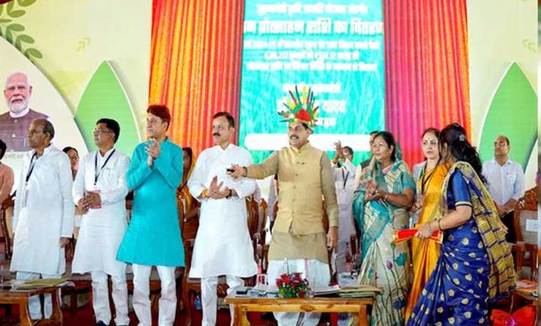 धान-उत्पादक-किसानों-को-दीपावली-से-पहले-ही-बोनस-के-रूप-में-दिया-तोहफा-:-मुख्यमंत्री-डॉ.-यादव