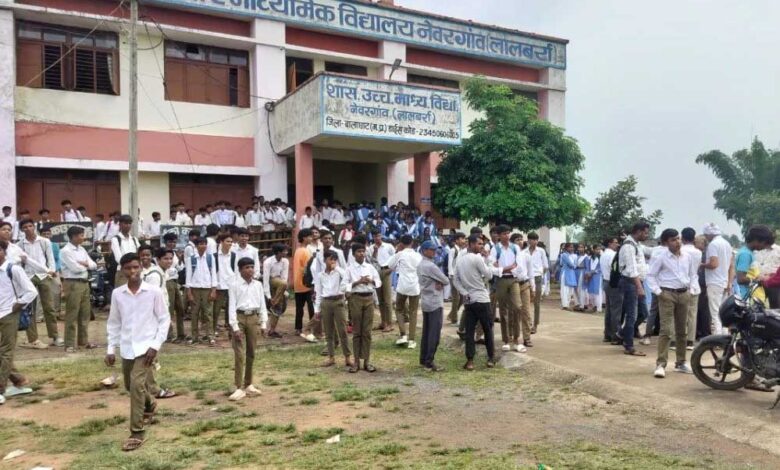 बालाघाट-में-शिक्षक-और-प्रभारी-प्राचार्य-के-बीच-झड़प,-छात्रों-ने-किया-हंगामा,-शिक्षा-जगत-में-उठे-सवाल