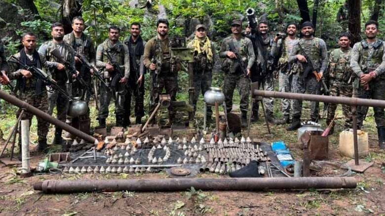 सुरक्षा-बलों-की-बड़ी-कार्रवाई:-नक्सलियों-की-ऑर्डिनेंस-फैक्ट्री-तबाह,-भारी-हथियार-व-बारूद-बरामद