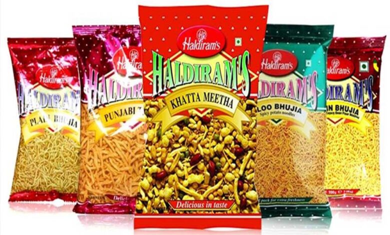 हल्दीराम-पर-उपभोक्ता-फोरम-की-कार्रवाई,-कम-वजन-वाले-नमकीन-पैकेट-पर-1-लाख-रुपये-का-जुर्माना