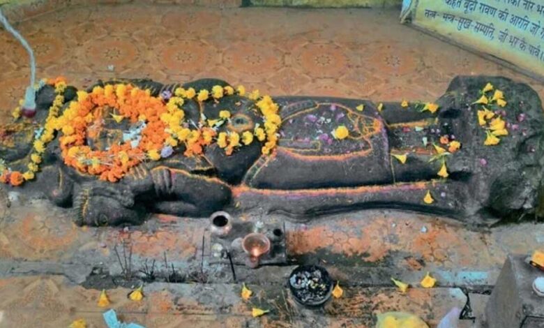 नटेरन-में-रावण-पूजा-का-अनोखा-आयोजन,-दशहरा-पर-राम-रावण-सेना-के-बीच-पत्थर-युद्ध-होगा