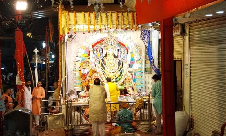 10-करोड़-के-गहनों-से-सजी-नगर-जेठानी-मां,-5-करोड़-के-चांदी-रथ-से-होगी-विदाई-–-नुनहाई-का-भव्य-दुर्गा-उत्सव