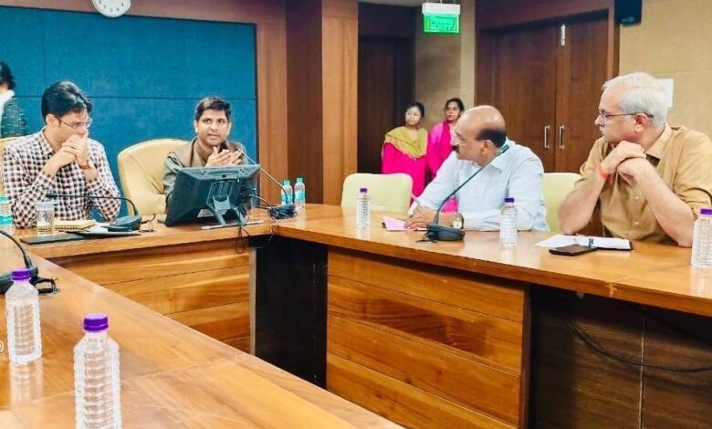 मनरेगा-एवं-ईपीएफओ-का-संयुक्त-जागरूकता-कार्यक्रम-संपन्न,-कर्मचारियों-को-ई-नामांकन-और-सामाजिक-सुरक्षा-योजनाओं-की-मिली-जानकारी