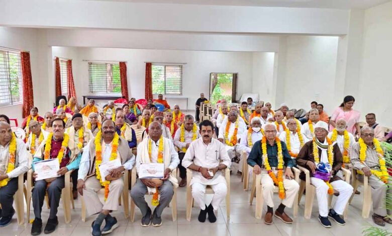 अंतर्राष्ट्रीय-वृद्धजन-दिवस-पर-प्रदेश-में-हुए-सम्मान-समारोह