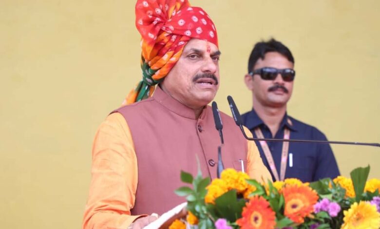 इंदौर-स्वच्छता-के-साथ-अन्य-क्षेत्रों-में-भी-तेजी-से-आगे-बढ़े-:-मुख्यमंत्री-डॉ.-यादव