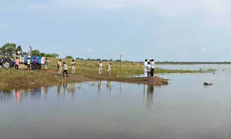 खंडवा-हादसा:-दुर्गा-विसर्जन-में-डूबे-11-लोगों-का-अंतिम-संस्कार,-गांव-में-मातम