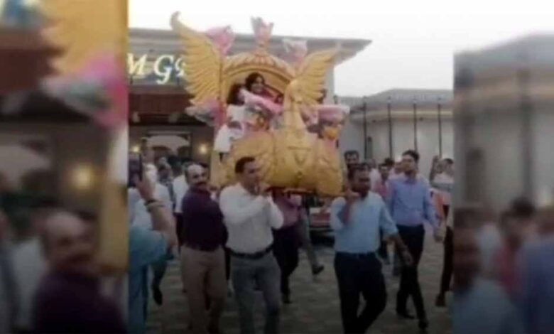 पालकी में बैठी पूर्व कलेक्टर संस्कृति जैन, विदाई का वीडियो हुआ वायरल
