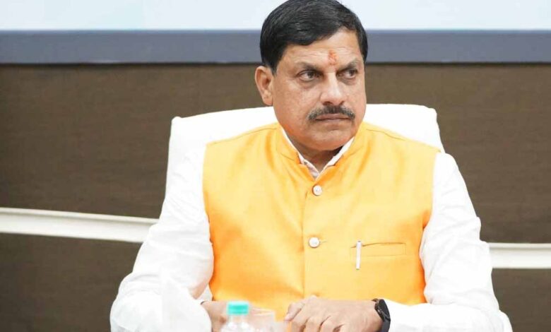 खांसी सिरप से बच्चों की मौत पर CM मोहन यादव का बड़ा एक्शन, डिप्टी ड्रग कंट्रोलर और इंस्पेक्टर सस्पेंड