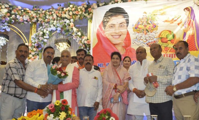 लोक-आस्था-का-महापर्व-बना-छठ:-राज्यमंत्री-श्रीमती-कृष्णा-गौर