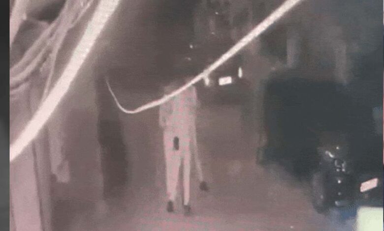 भोपाल-में-इंजीनियर-को-दौड़ा-दौड़ाकर-पीटा,-पुलिस-की-बर्बरता-सीसीटीवी-में-कैद