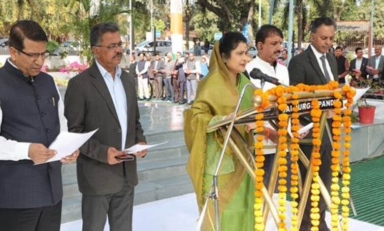 मंत्रालय में सुशासन दिवस मनाया गया, राज्य मंत्री स्वतंत्र प्रभार श्रीमती गौर ने दिलायी शपथ