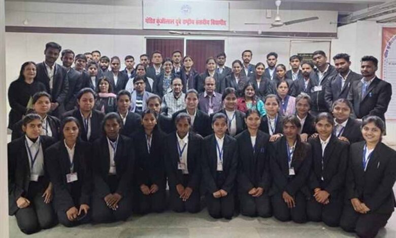 नर्मदापुरम के विद्यार्थियों ने विधानसभा की कार्य-प्रणाली को समझा