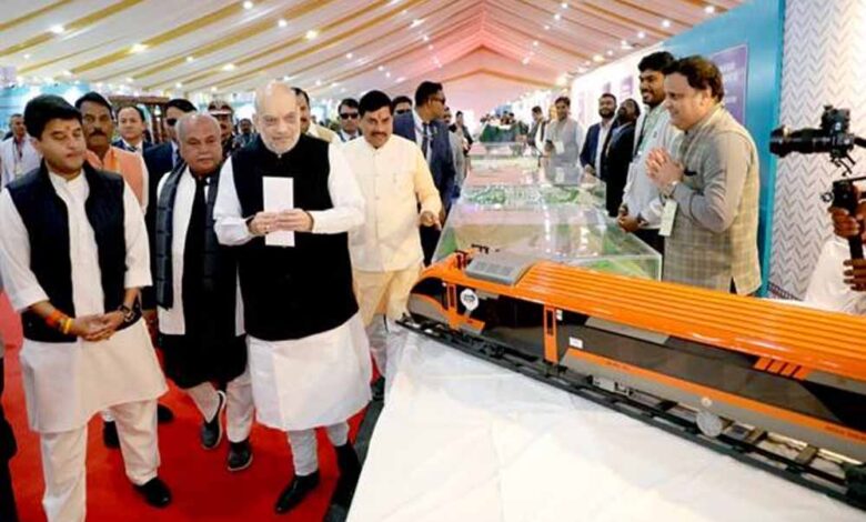 केंद्रीय गृह मंत्री शाह एवं मुख्यमंत्री डॉ. यादव ने निवेश से रोजगार-अटल संकल्प विषय पर लगी प्रदर्शनी का किया अवलोकन