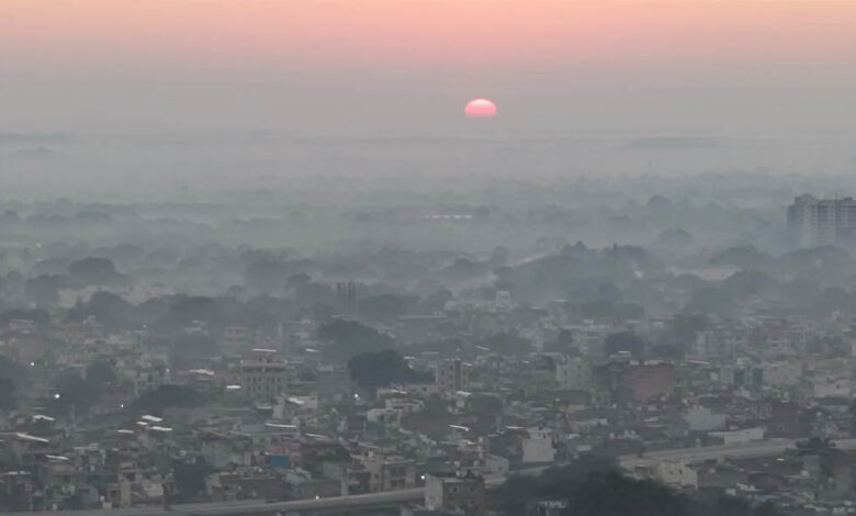 MP में कड़ाके की ठंड, पचमढ़ी में पारा 4.2°C पर, 25 शहरों में तापमान 10°C से नीचे; कई जिलों में घना कोहरा