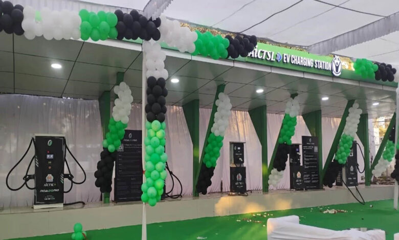 इंदौर में शुरू हुआ पहला सुपर ईवी चार्जिंग स्टेशन, 45 मिनट में पूरी होगी कार की बैटरी