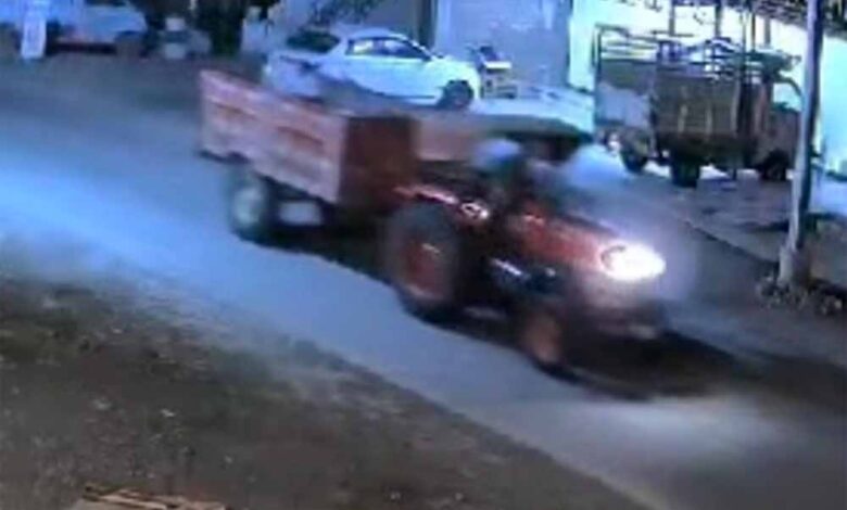 रतलाम में ट्रैक्टर चोरी के दौरान फायरिंग, ग्रामीणों की बहादुरी से एक बदमाश धराया