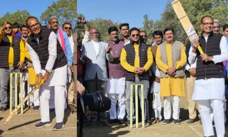 केंद्रीय मंत्री शिवराज सिंह चौहान ने थामा बल्ला, लगाए चौके-छक्के—देखें वायरल वीडियो