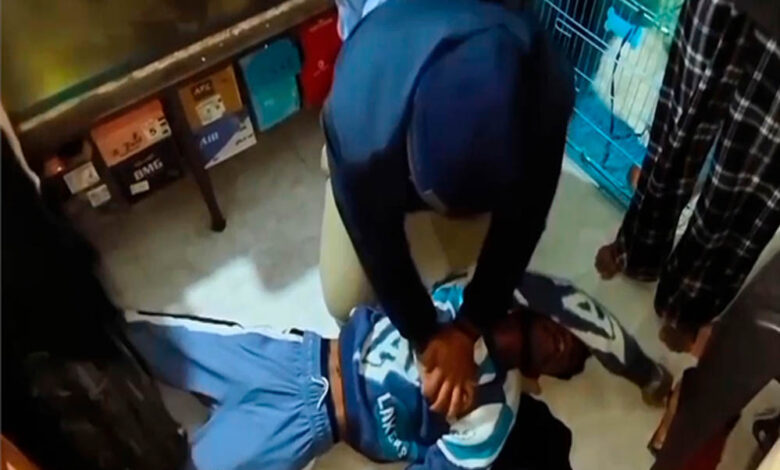 नागदा में टीआई ने फंदे से लटके युवक की जान बचाई, सीपीआर देकर दी नई जिंदगी, VIDEO; अस्पताल से मिली छुट्टी