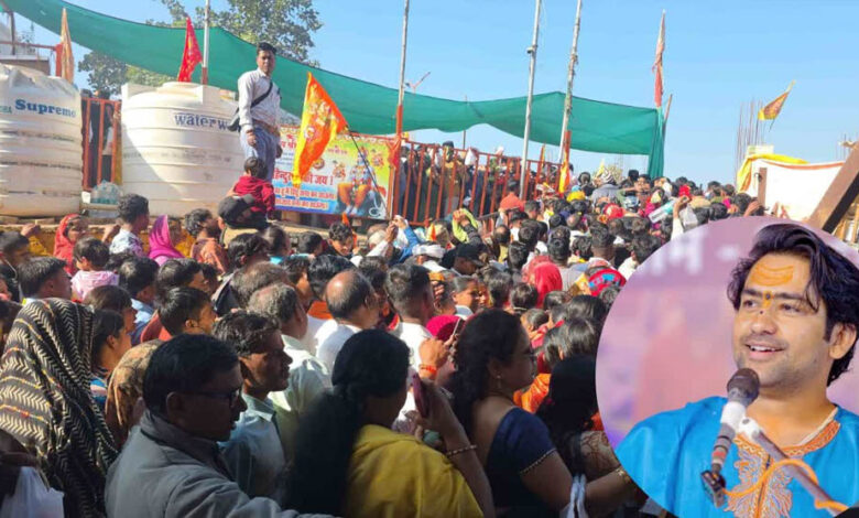 बागेश्वर धाम में नए साल का रेला, भक्तों की भीड़ और धीरेंद्र शास्त्री का संदेश