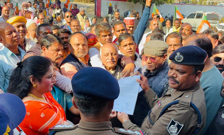 कोतमा में बीजेपी कार्यकर्ताओं ने पुलिस अधीक्षक को सौंपा ज्ञापन, क्षेत्रीय मुद्दों पर उठाया सवाल