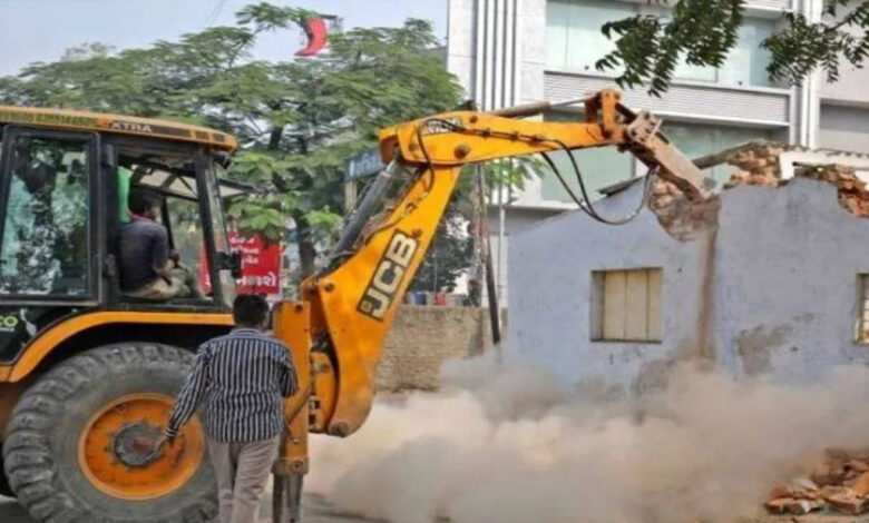 भोपाल में ईरानी डेरे का अवैध साम्राज्य टूटेगा, बुलडोजर से होगी हिस्ट्रीशीटर राजू की संपत्ति की कुर्की