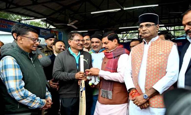 मुख्यमंत्री ने किया 31वें आईईएस- डिजिआना इंटरप्रेस क्रिकेट टूर्नामेंट का शुभारंभ