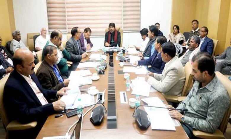 जिला स्तर पर समितियों का गठन कर, करें सक्रिय : राज्य मंत्री पटेल