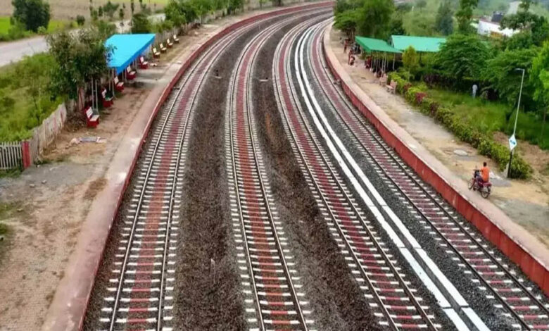 MP: इंदौर-बुधनी नई रेल लाइन के लिए 277 पेड़ कटेंगे, प्रशासन ने मंजूरी दी शर्तों के साथ