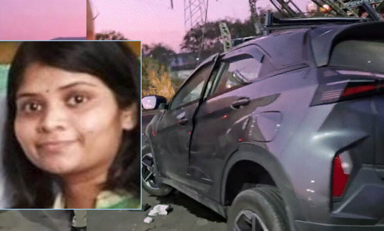 इंदौर में तेज रफ्तार कार ट्रक से टकराई, हादसे में तीन की मौत – मृतकों में बाला बच्चन की बेटी प्रेरणा और आनंद कासलीवाल का बेटा प्रखर