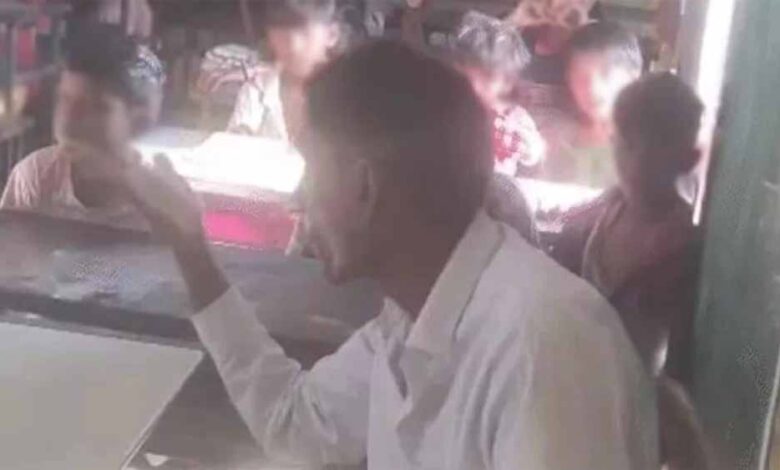 शराब के नशे में स्कूल पहुंचे टीचर, बोले- ‘मैं अपने बेटे को भी नहीं छोड़ता’