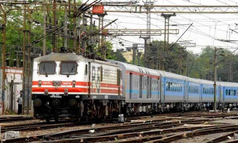 मकर संक्रांति और वसंत पंचमी पर श्रद्धालुओं के लिए ग्वारीघाट स्टेशन पर रुकेंगी चार ट्रेनें