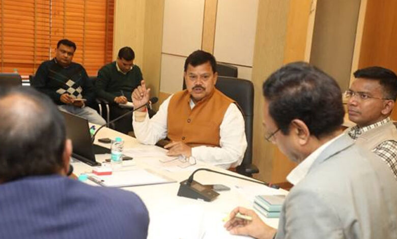 समाधान योजना के क्रियान्वयन में कोताही पर होगी सख्त कार्यवाई- ऊर्जा मंत्री तोमर