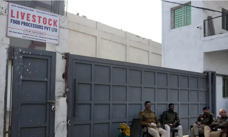 स्लॉटर-हाउस-अफसरों-की-मेहरबानी-और-सिस्टम-की-छांव-में-पनपा-असलम-चमड़ा-का-साम्राज्य