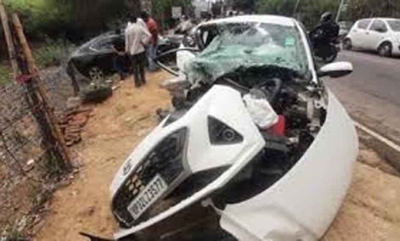 तेज-रफ्तार-कार-का-कहर:-लंच-कर-रहे-मजदूरों-को-कुचला,-2-की-मौत,-11-घायल