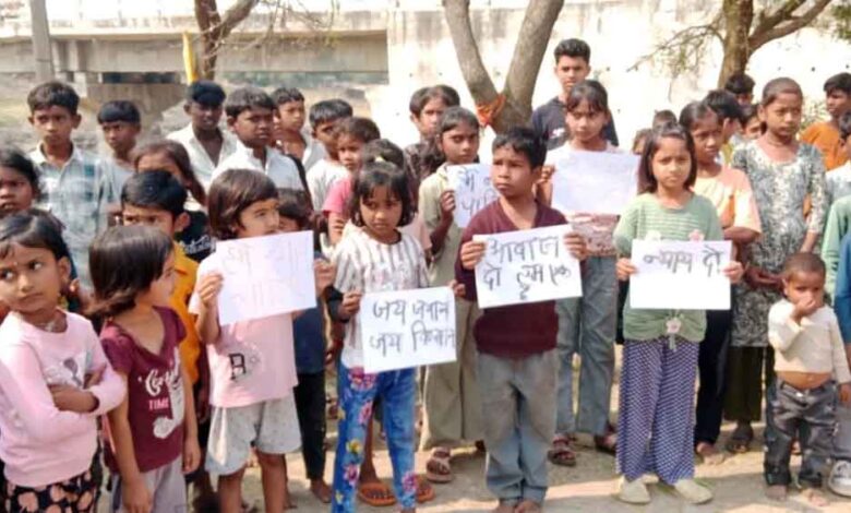 पांगरी बांध मुआवजा विवाद: बुरहानपुर में किसानों के बच्चों ने संभाला मोर्चा, दो गुना मुआवजे की मांग तेज